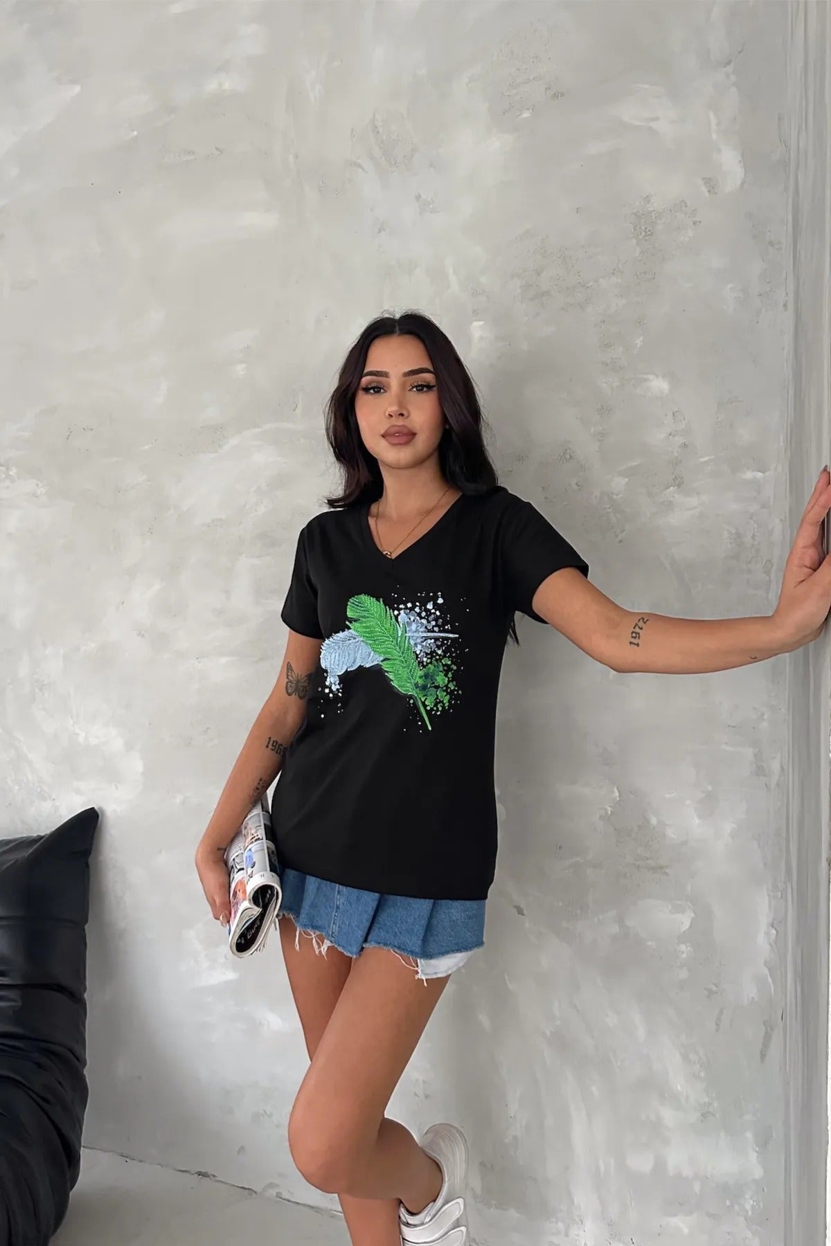 Tilda Feather Sequin Cotton Short Sleeve T-Shirt - Black