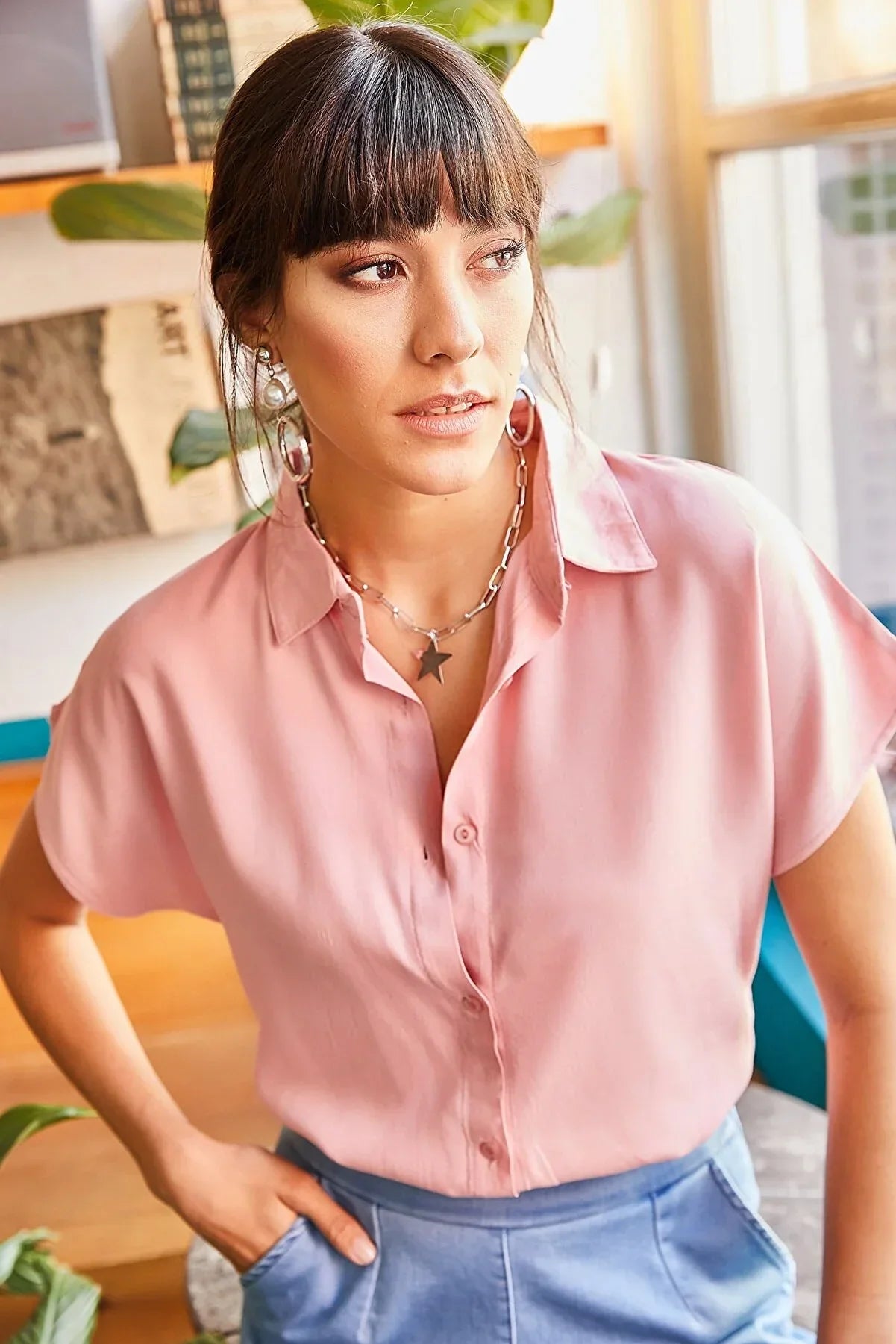 Gloria Burgundy Red Short Sleeve Button Down Shirt