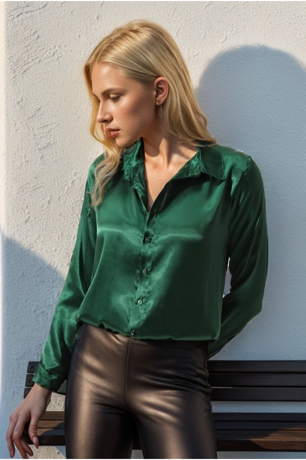 Rebecca Women's Classic Satin Button-Up Shirt - Emerald and Green