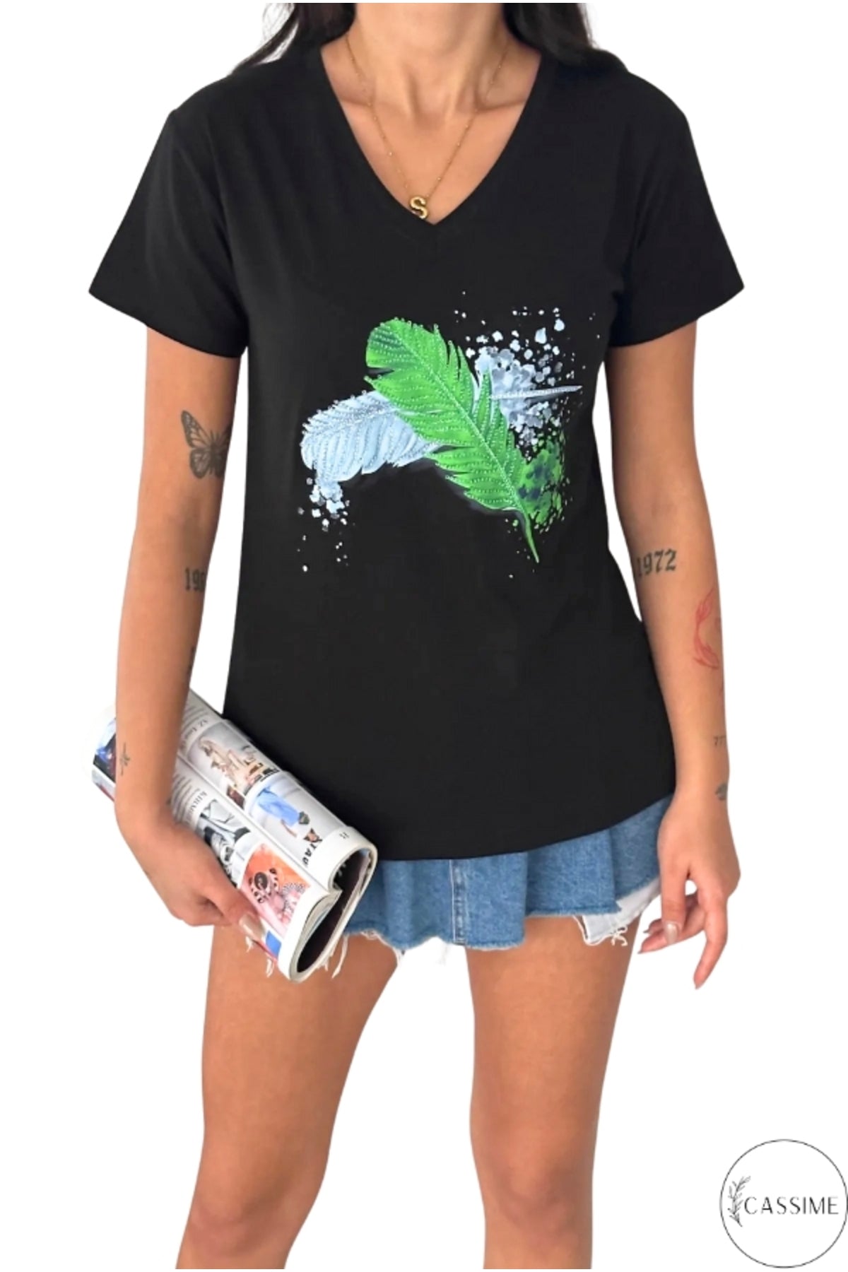 Sophie Women's Cotton Embellished V-Neck T-Shirt - Black and Green Feather Print