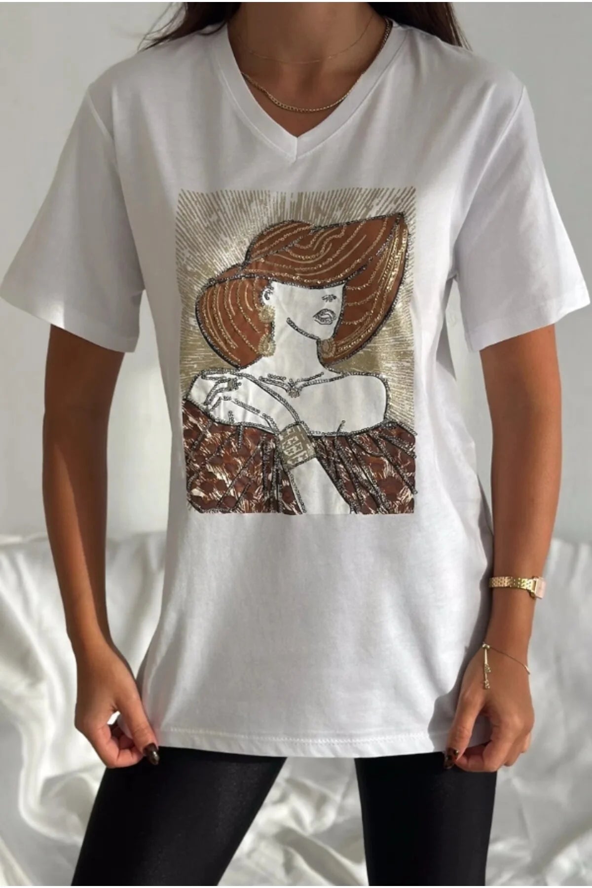 Tilda White Woman Hat Figure Cotton T-Shirt