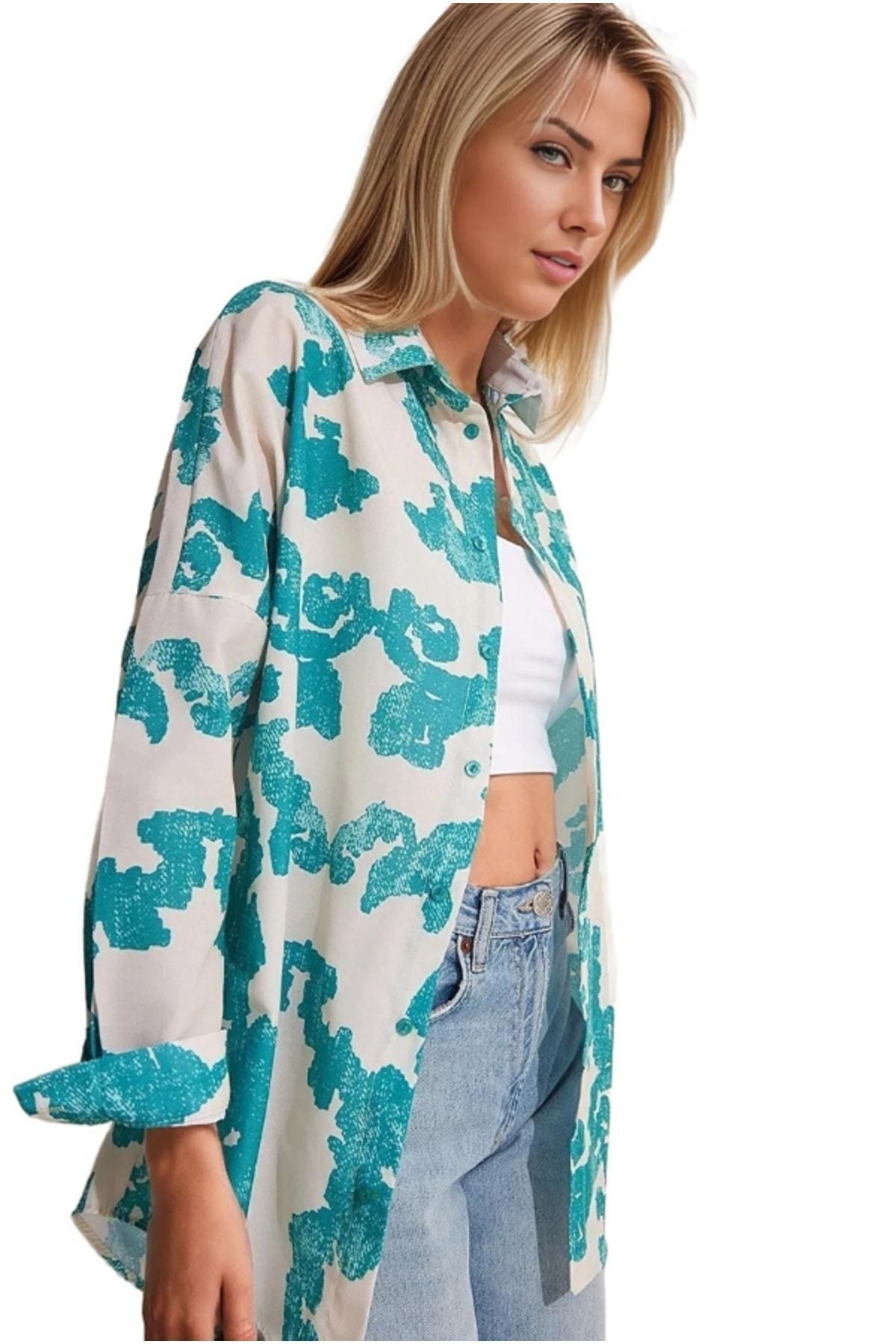 Melissa Women's Oversized Longline Shirt - Green and Off-White Print