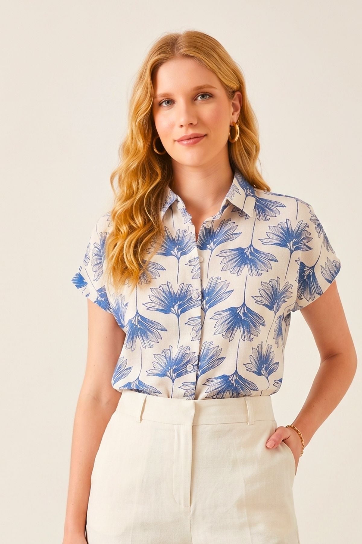 Freya Women's Linen-Viscose Blend Short Sleeve Batwing Shirt - Blue Print