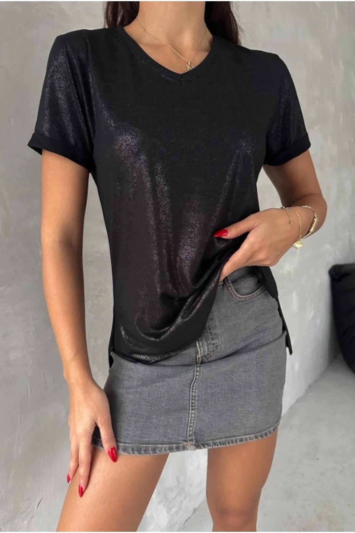 Janine Black Glitter V-Neck T-shirt