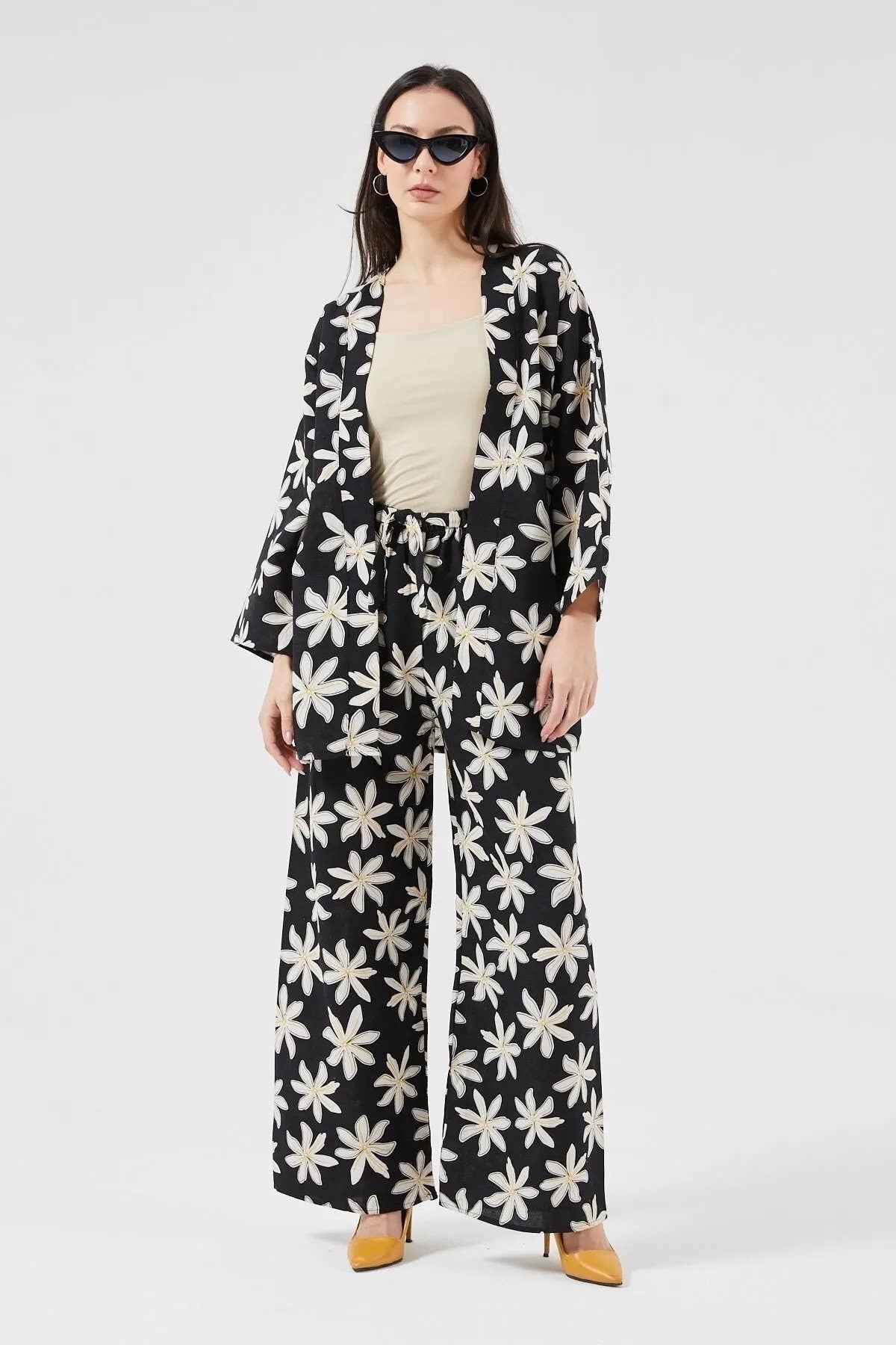Siyah Çiçek Desenli Keten Plaj Kimono