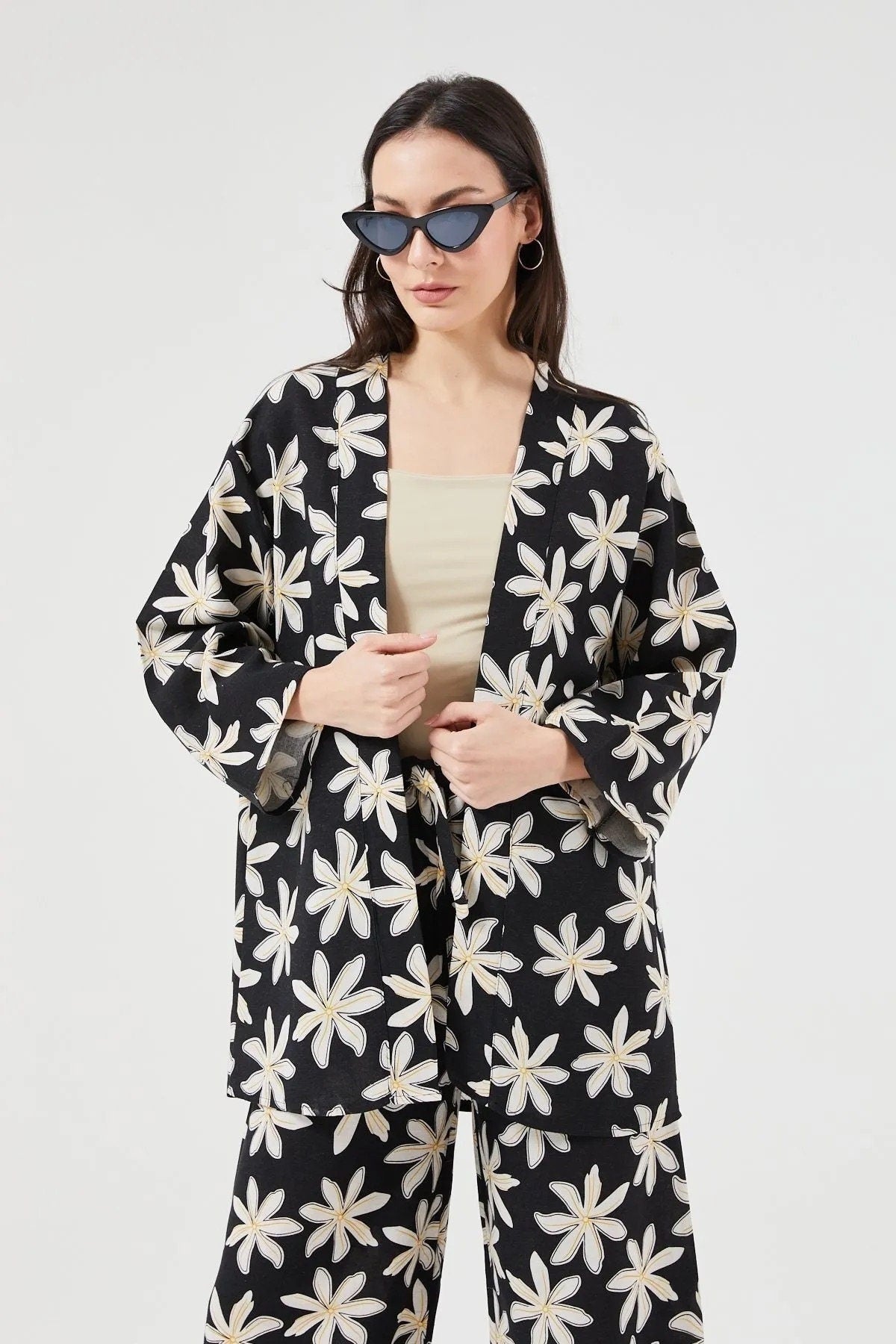 Siyah Çiçek Desenli Keten Plaj Kimono