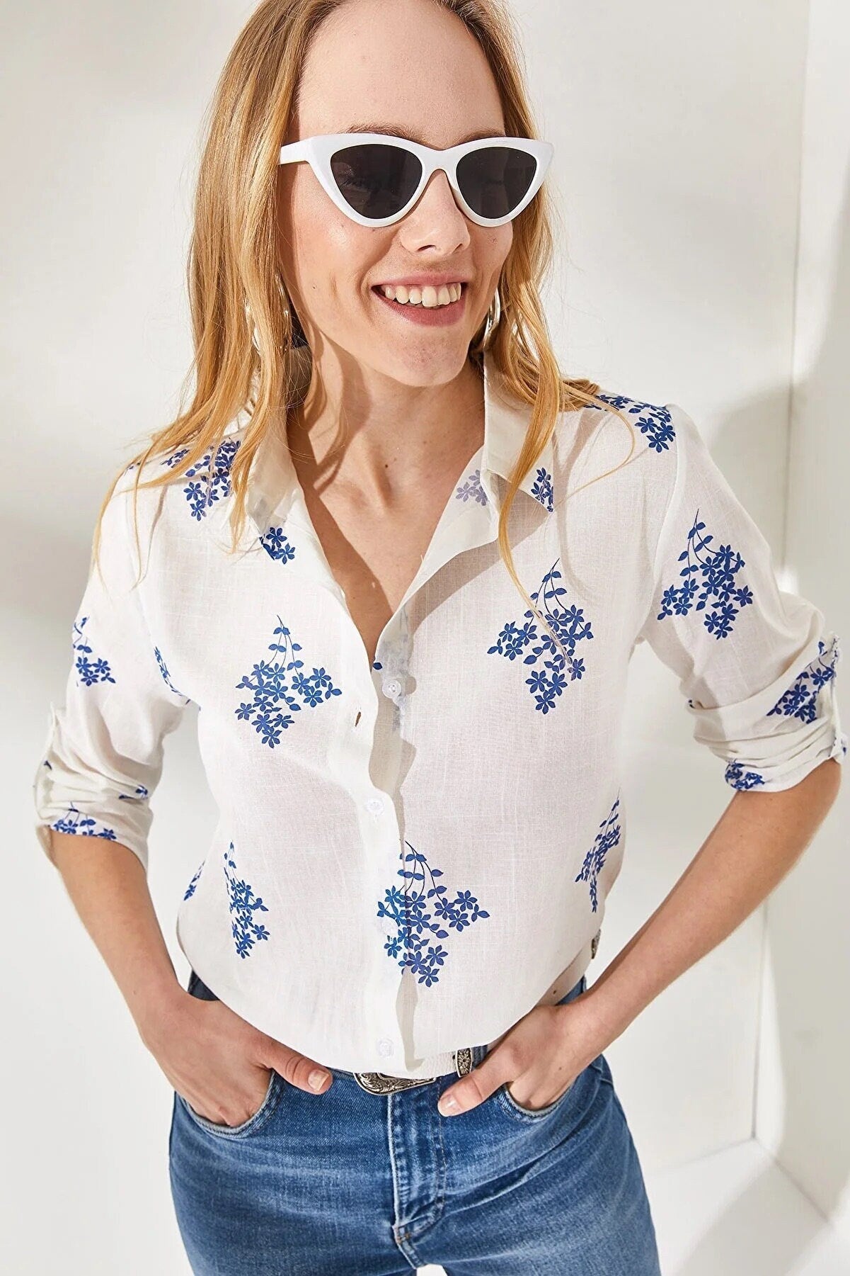 Verona Blue Leaf Print Linen White Blouse