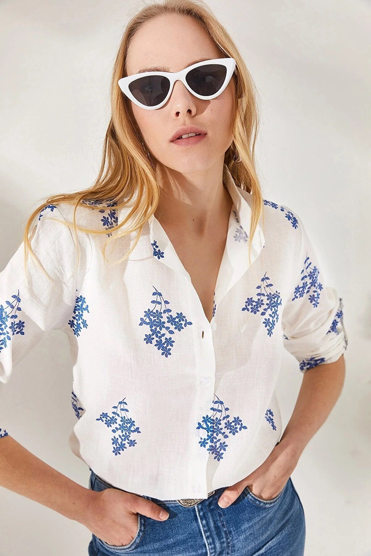 Verona Blue Leaf Print Linen White Blouse