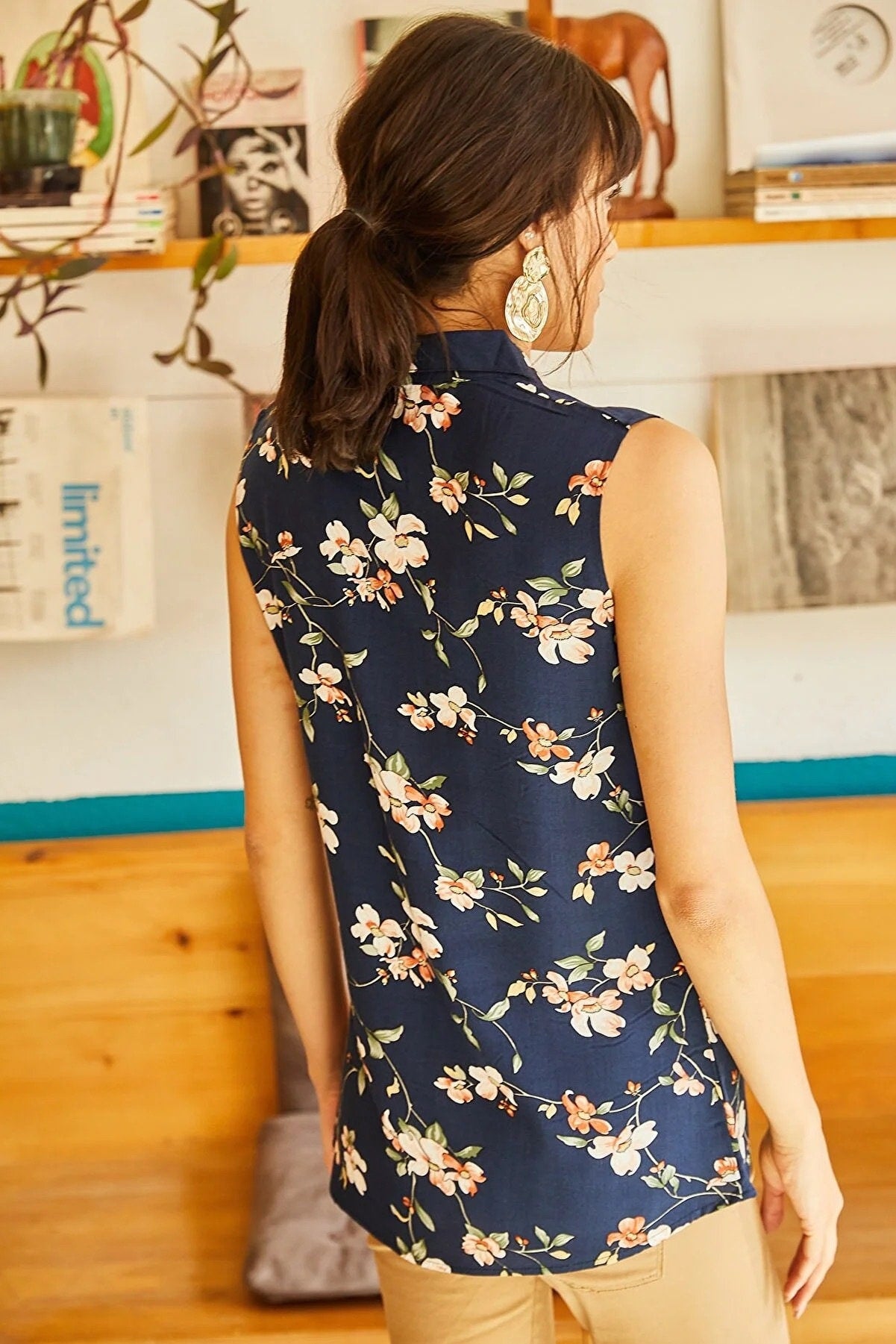 Carol Navy Floral Sleeveless Button-Down Shirt