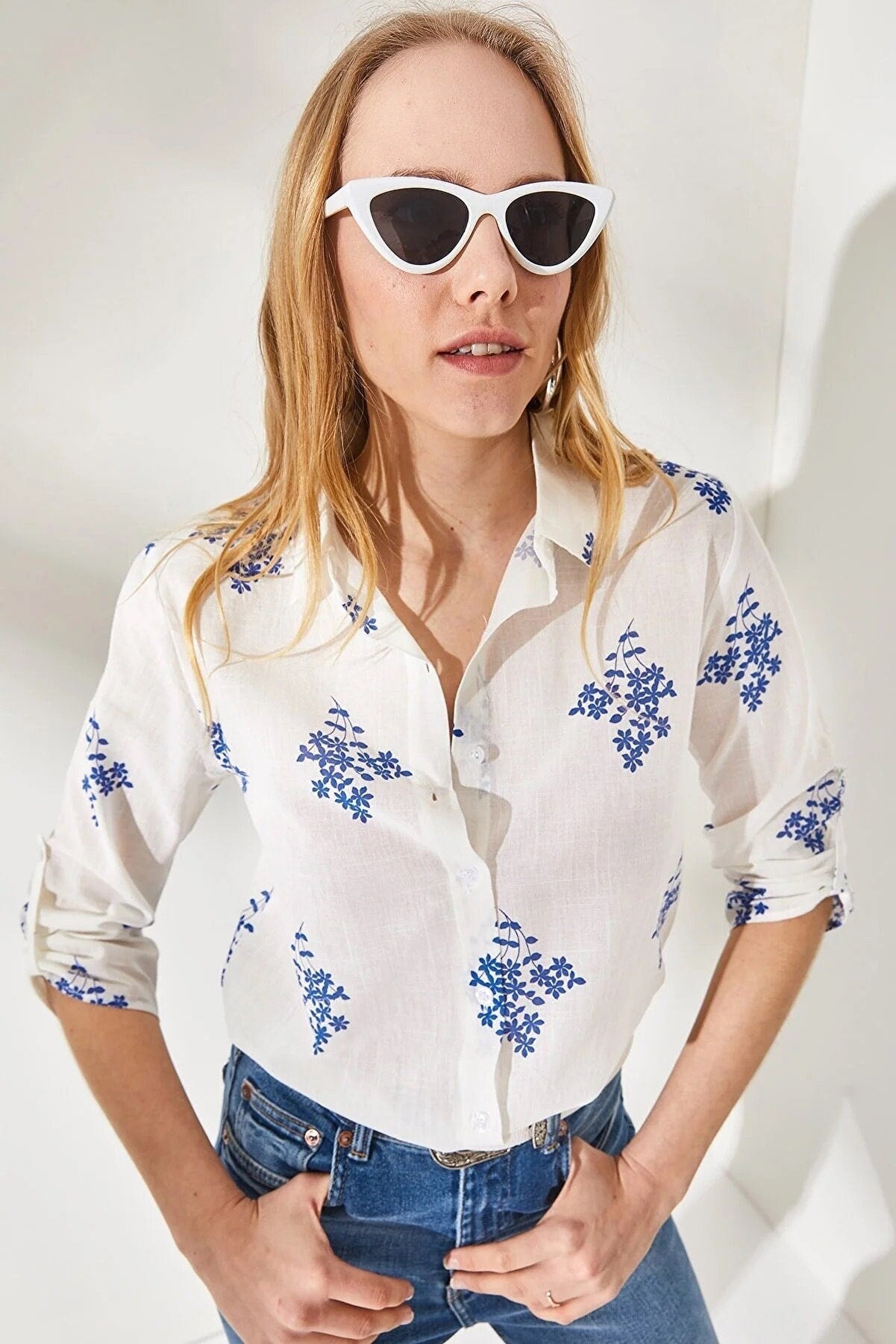 Verona Blue Leaf Print Linen White Blouse