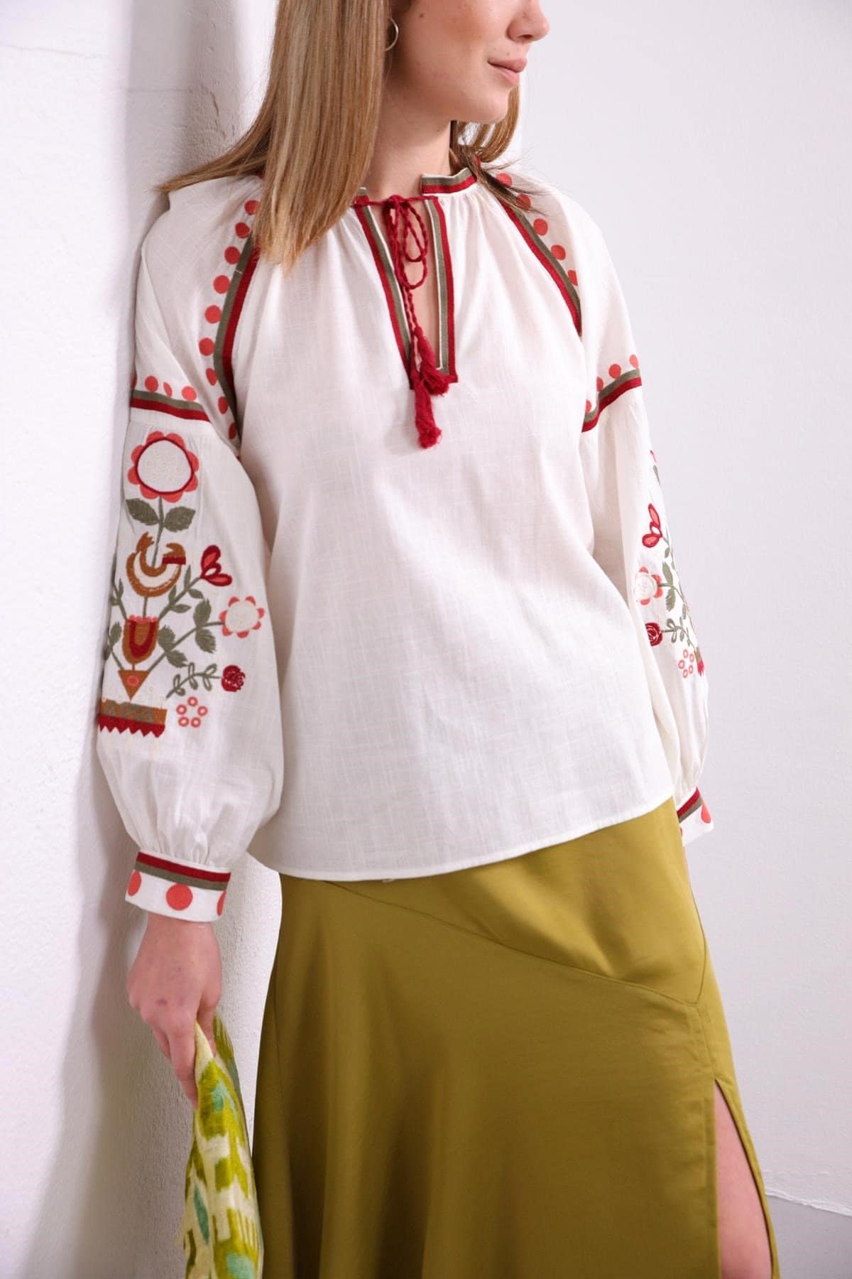 Red Floral Embroidered Ukrainian Cotton Vyshyvanka