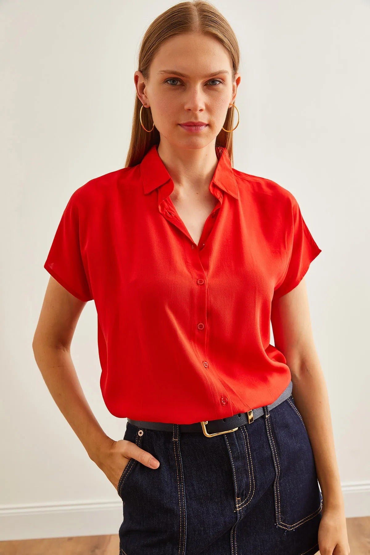Gloria Red Short Sleeve Button-Down Shirt