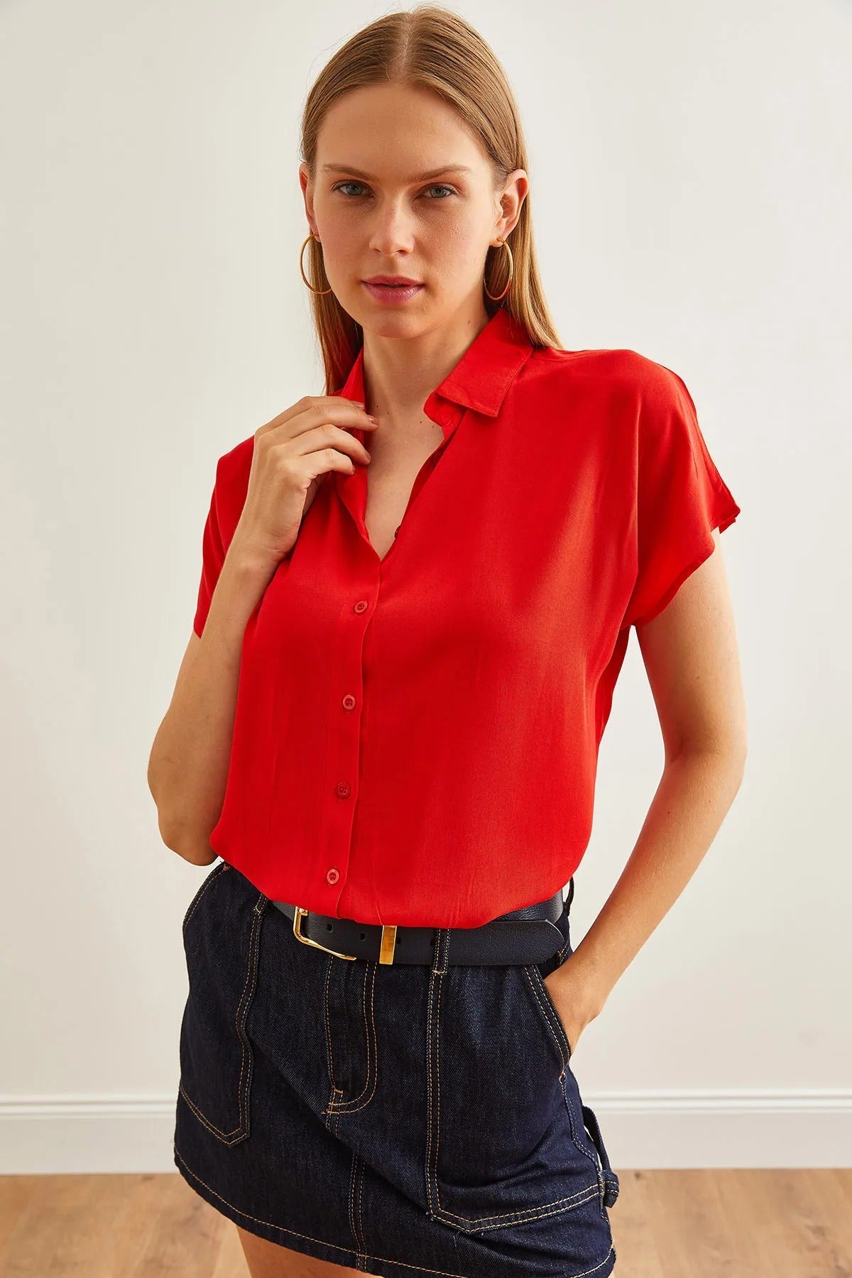 Gloria Red Short Sleeve Button-Down Shirt