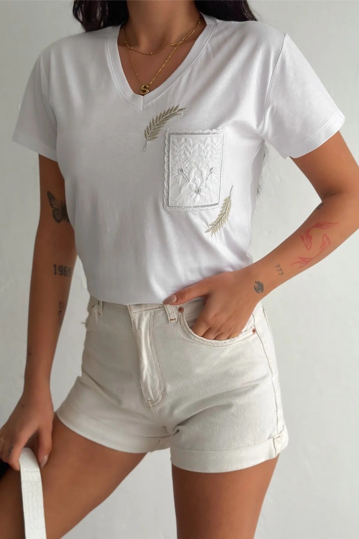 Tilda White Cotton V-neck Pocket T-shirt